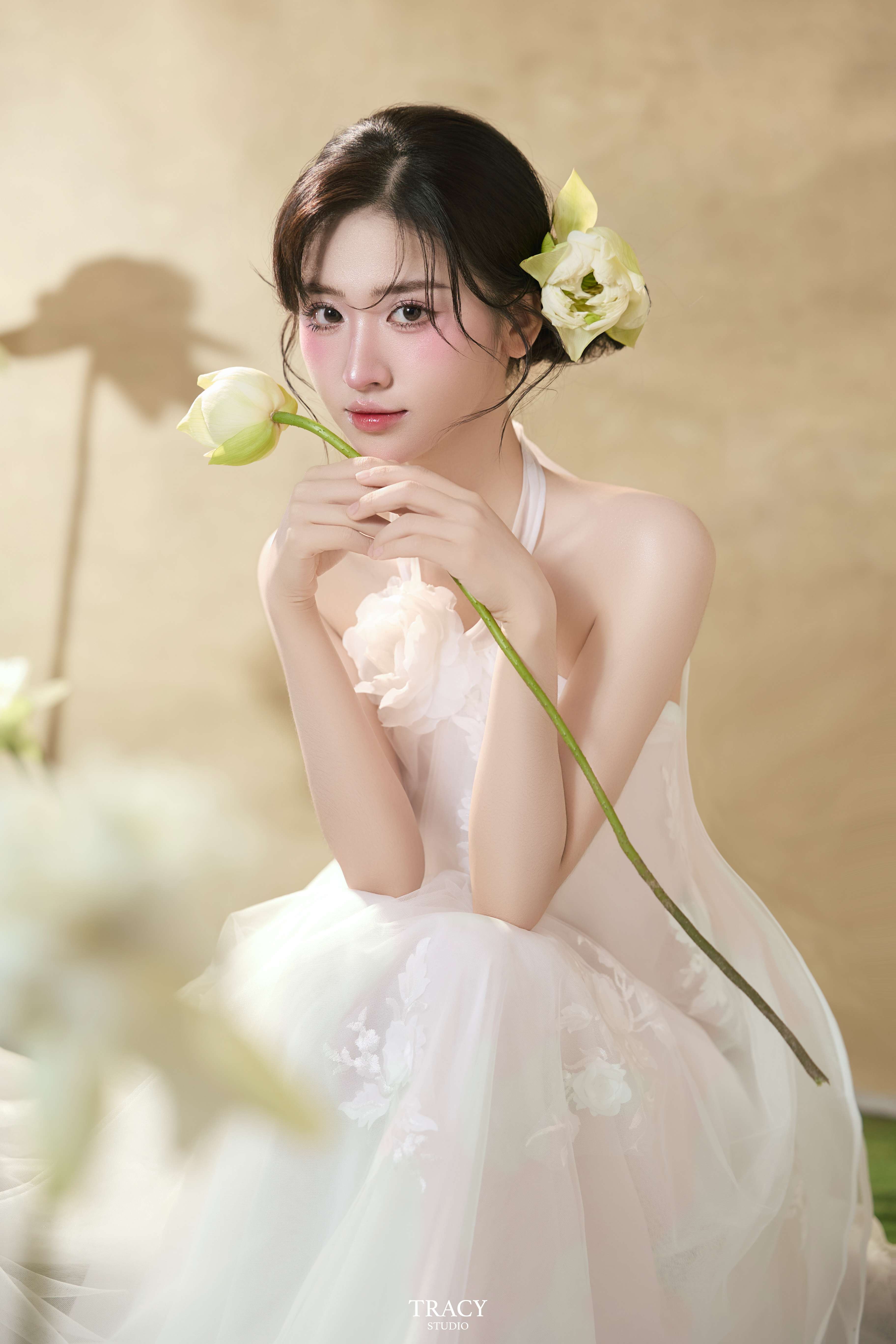 tracy studio chụp concept sen trắng diệp